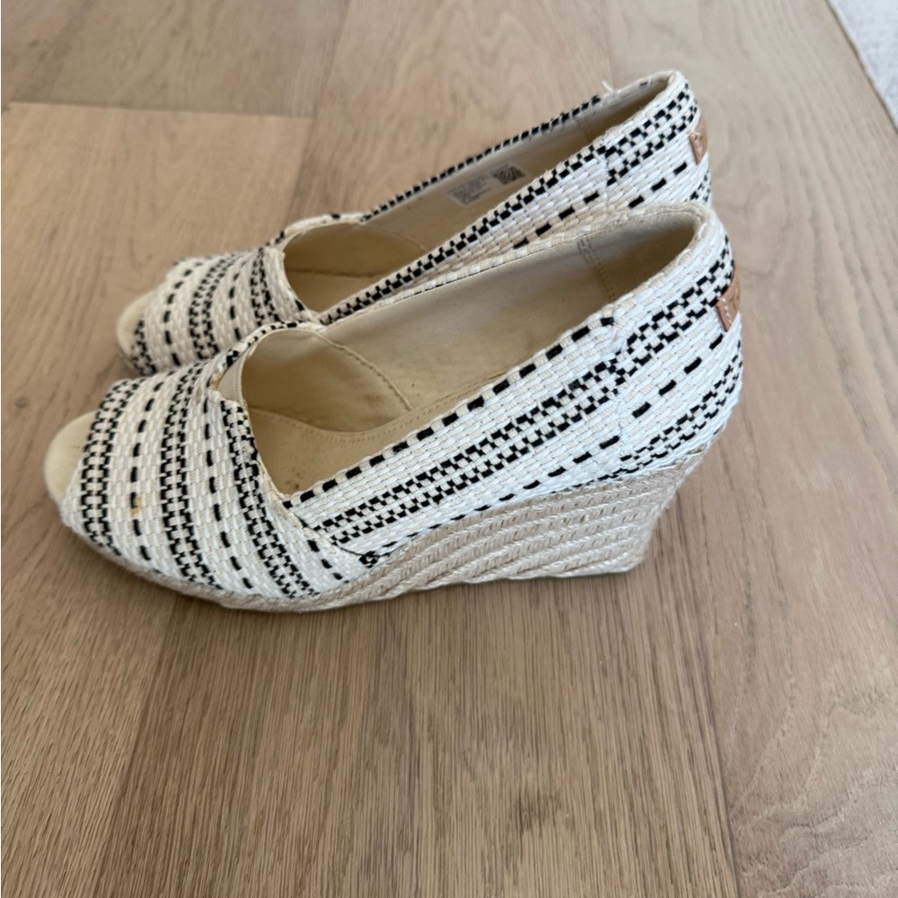 Tom’s Michelle Women's Wedge Espadrilles - Black and White